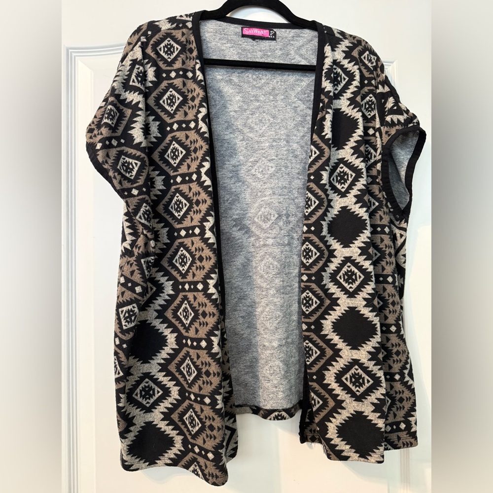 Say What? Heathered Gray Black Beige Geometric Short Sleeve Cardigan Approx Sz L